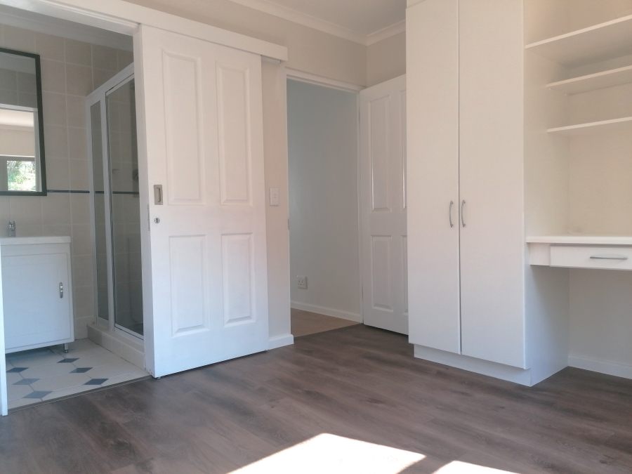 To Let 4 Bedroom Property for Rent in Glencairn Heights Western Cape